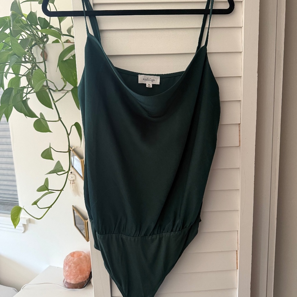 Kaileigh satin green bodysuit